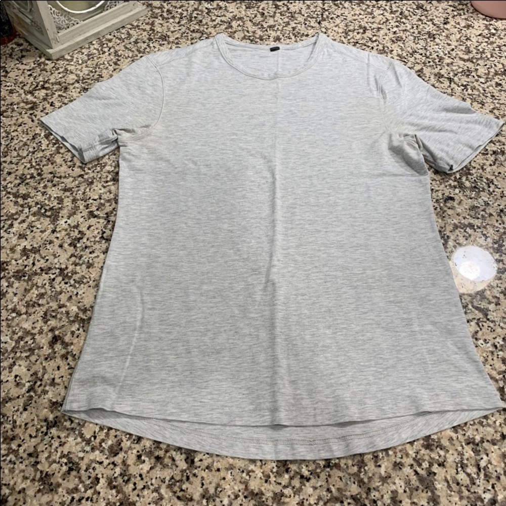 Womens Lululemon T-shirt 8-10